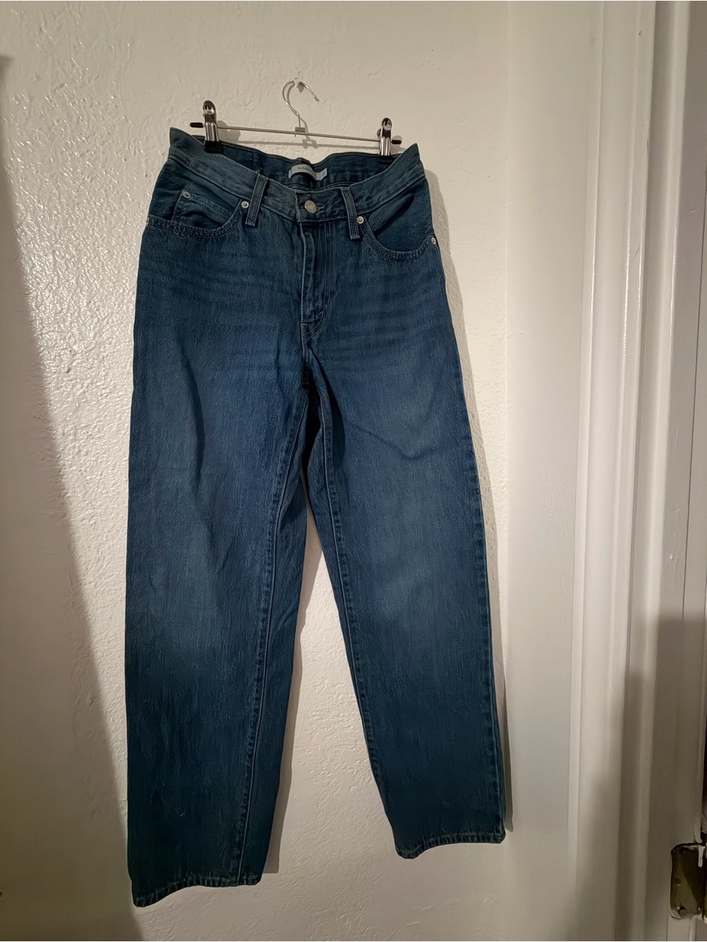 Classic WoMen's Straight-Leg Jeans in Dark Blue
